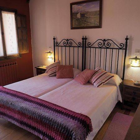 Hospedium Hostal Almanzor نافاريدوندا دي غريدوس المظهر الخارجي الصورة