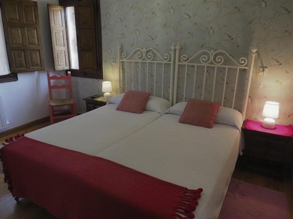 Hospedium Hostal Almanzor نافاريدوندا دي غريدوس المظهر الخارجي الصورة