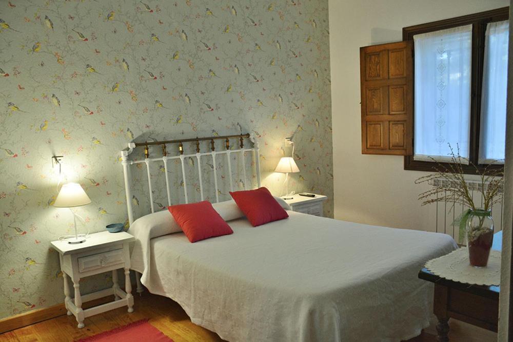 Hospedium Hostal Almanzor نافاريدوندا دي غريدوس المظهر الخارجي الصورة