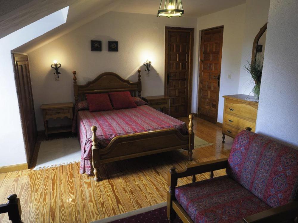 Hospedium Hostal Almanzor نافاريدوندا دي غريدوس المظهر الخارجي الصورة