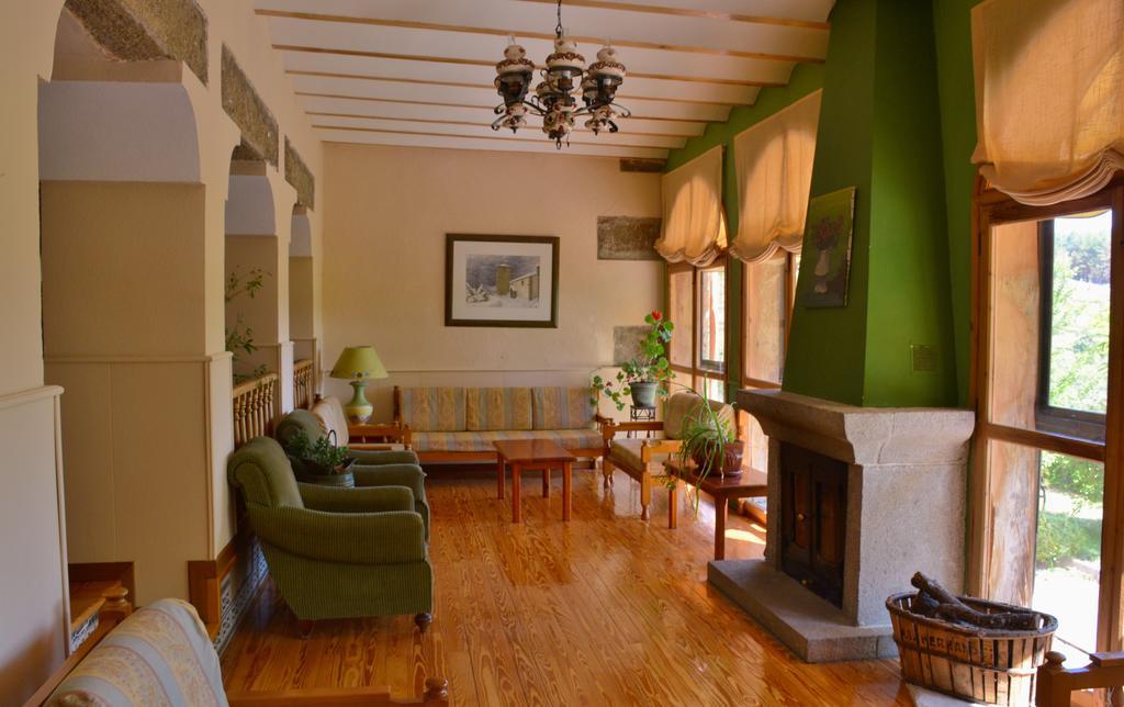 Hospedium Hostal Almanzor نافاريدوندا دي غريدوس المظهر الخارجي الصورة