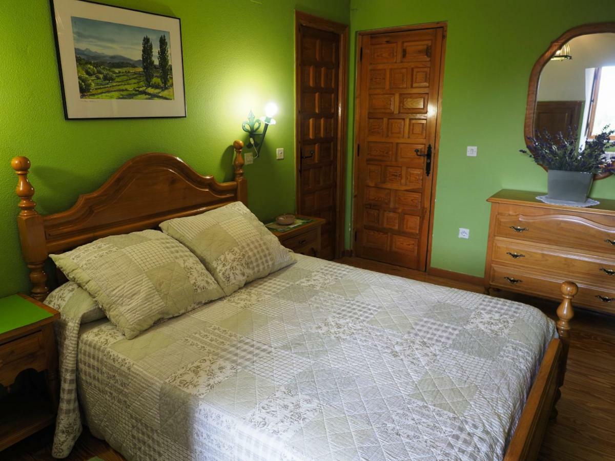Hospedium Hostal Almanzor نافاريدوندا دي غريدوس المظهر الخارجي الصورة