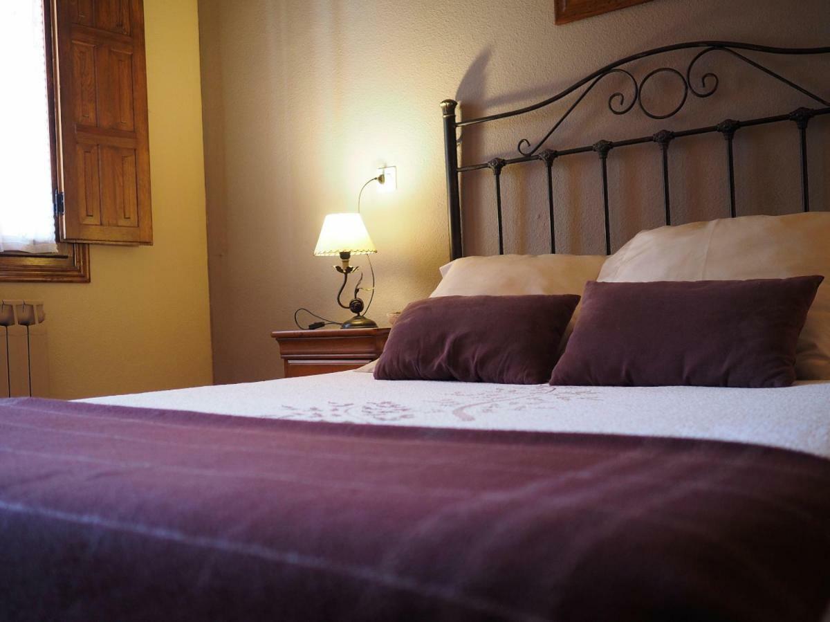 Hospedium Hostal Almanzor نافاريدوندا دي غريدوس المظهر الخارجي الصورة