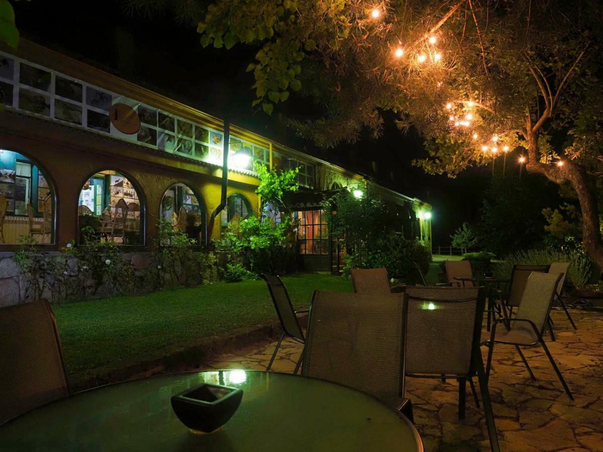 Hospedium Hostal Almanzor نافاريدوندا دي غريدوس المظهر الخارجي الصورة