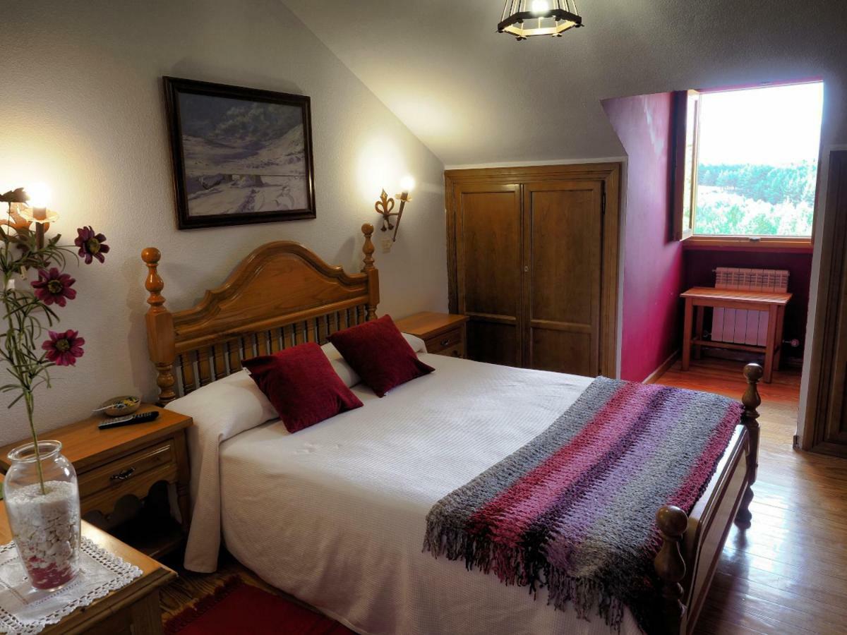 Hospedium Hostal Almanzor نافاريدوندا دي غريدوس المظهر الخارجي الصورة
